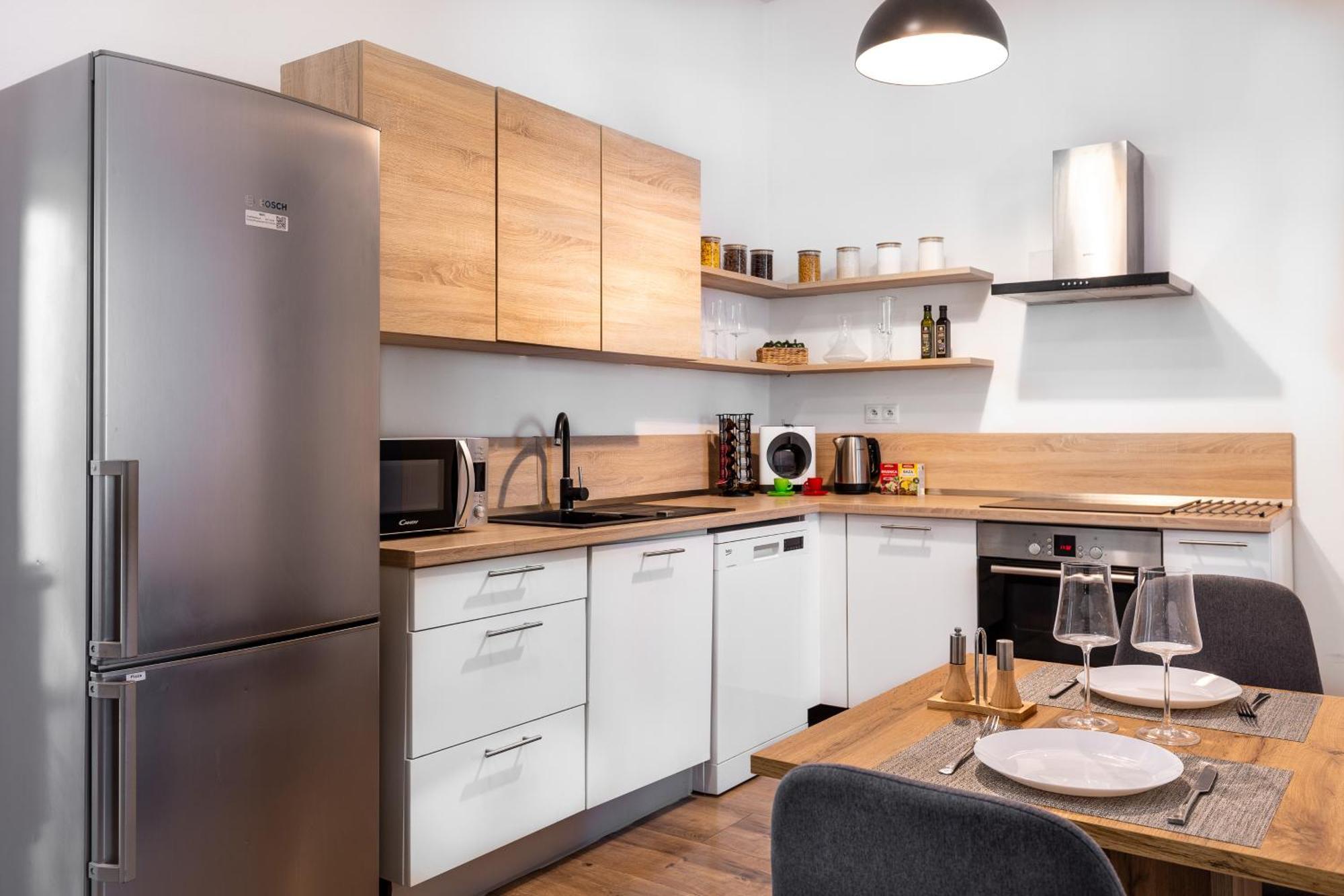 Skackava - Beautiful New Apartment In Direct Centrum, 24H Self Check-In Besztercebánya Kültér fotó