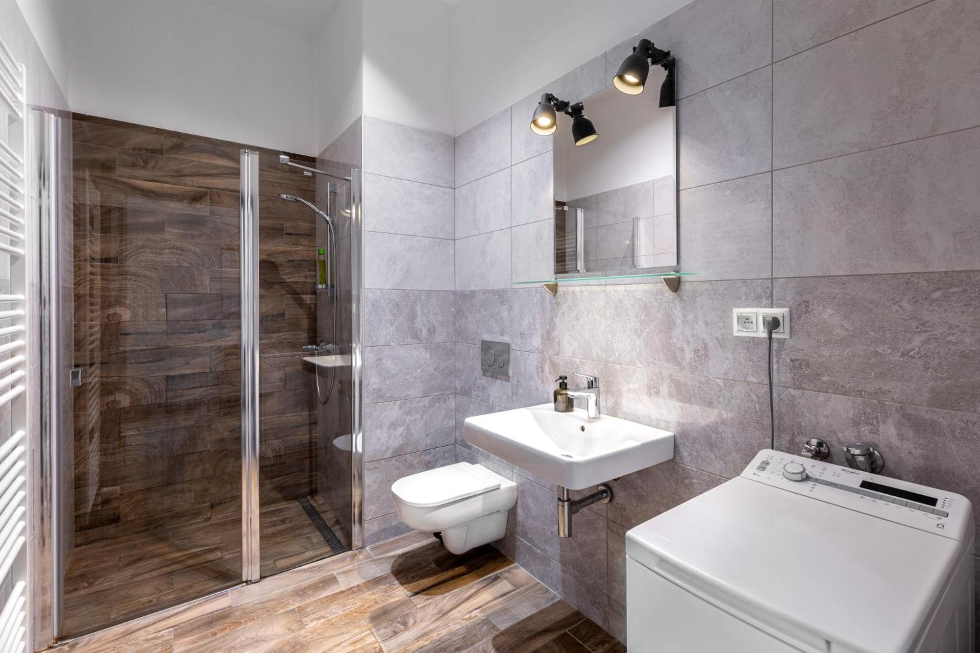 Skackava - Beautiful New Apartment In Direct Centrum, 24H Self Check-In Besztercebánya Kültér fotó